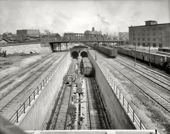 Photo showing: Down to the River: 1910 -- Detroit, Michigan. Approach to the Detroit River tunnel.