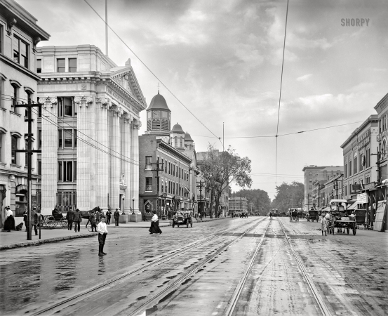 Photo showing: North Looking South -- Pittsfield, Massachusetts, circa 1912. North Street looking south.