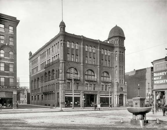Photo showing: Masonic Richmond -- Richmond, Virginia, Masonic temple, circa 1910.