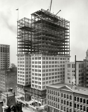 Photo showing: Super Structure -- Detroit, Michigan, circa 1911. Dime Savings Bank building under construction.