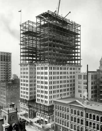 Photo showing: Super Structure -- Detroit, Michigan, circa 1912. Dime Savings Bank building under construction.
