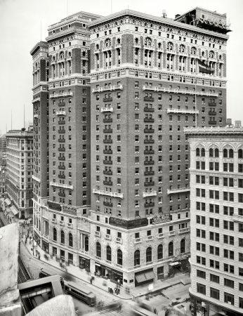 Photo showing: Hotel McAlpin -- Herald Square, New York, circa 1912.