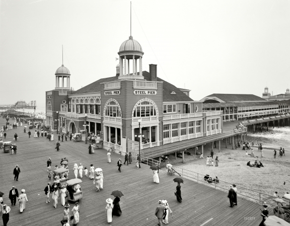 Photo showing: The Steel Pier -- Atlantic City circa 1910.