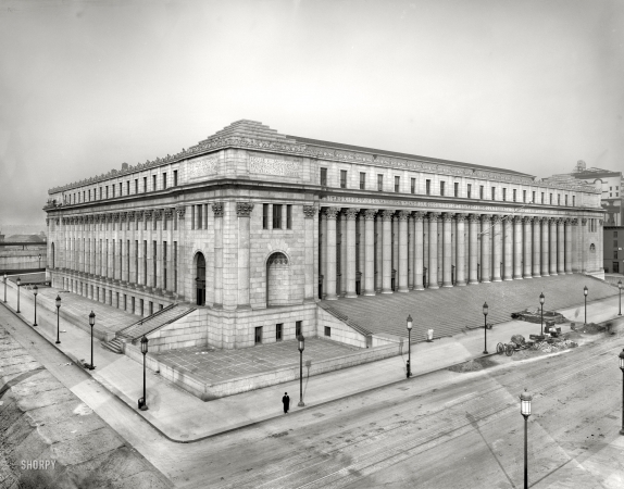Photo showing: Main Post Office -- New York circa 1912. Enlarged in 1934, now called the James Farley Building.