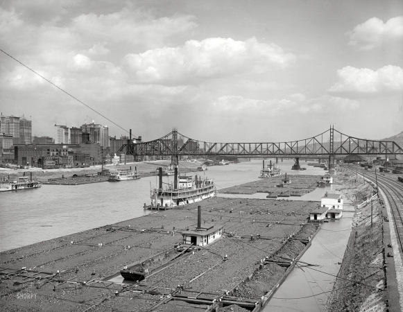 Photo showing: Pittsburgh Coal Fleet -- Pittsburgh, Pennsylvania, circa 1910.