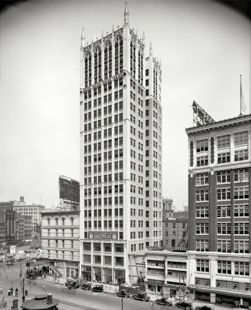 Photo showing: Cadillac Square Building -- Officially, the Real Estate Exchange. Detroit, 1918.