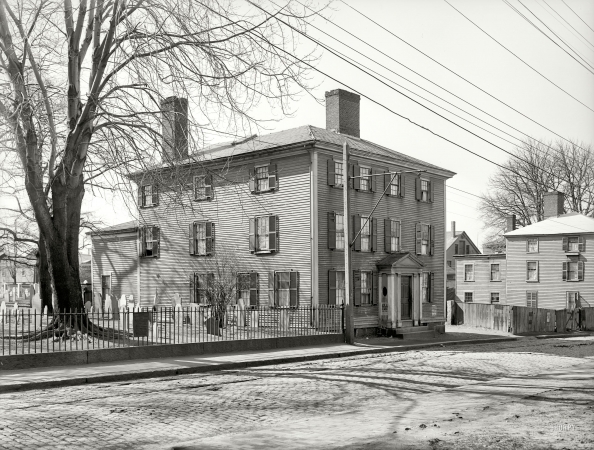 Photo showing: Grimshawe House -- Salem, Massachusetts, circa 1906.