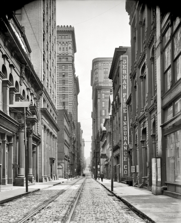 Photo showing: Pittsburgh Wall Street -- Wall Street (4th Avenue), circa 1905.