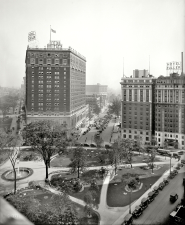 Photo showing: Statler and Tuller -- Detroit, Michigan circa 1920. Grand Circus Park, looking toward Washington Boulevard.