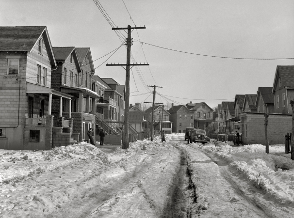 Photo showing: Bound Brook -- February 1936. Street in Bound Brook, New Jersey, showing crowded conditions.