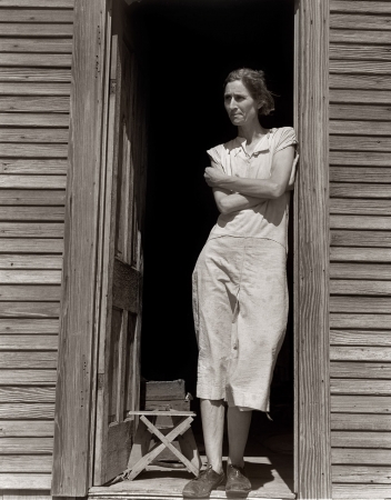 Photo showing: Nettie Featherston -- June 1938. Laborer's wife with three children near Childress, Texas.