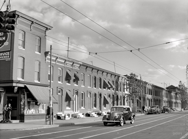 Photo showing: Cruising Baltimore -- Baltimore row houses, June 1940. 