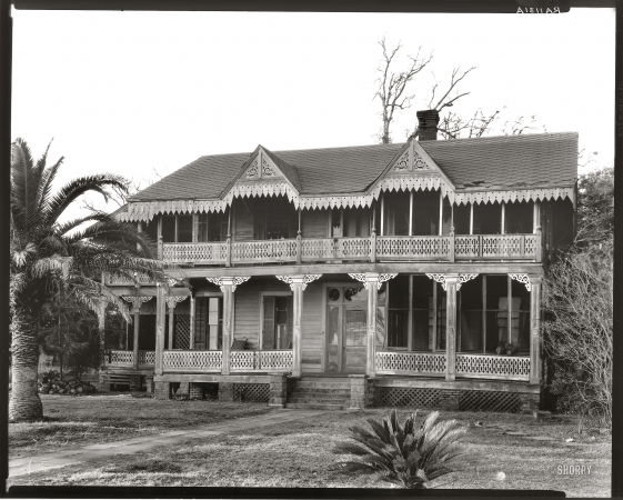 Photo showing: Gingerbread House -- January 1936. Victorian cottage. Waveland, Mississippi.