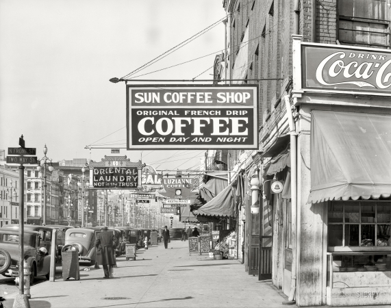 Photo showing: Sun Coffee Shop -- New Orleans, December 1935. North Front at Canal.