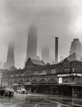 Photo showing: A Foggy Day -- New York, May 1943. A foggy morning at Fulton fish market.