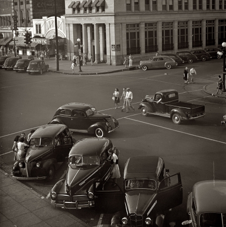 Photo showing: Saturday Afternoon in Florence -- Florence, Alabama, June 1942.