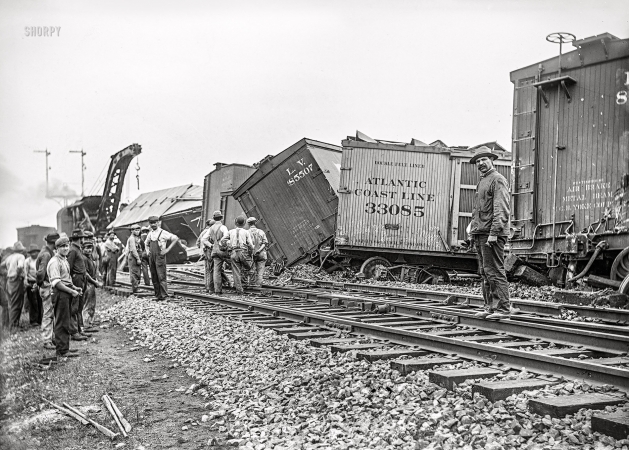 Photo showing: Off-Road -- South Somerville, New Jersey, circa 1918. Wreck on Lehigh Valley trackage.
