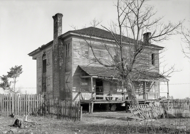 Photo showing: Villa Loachapoka -- Jan. 19, 1934. Hammack Plantation House, Waverly Road, Loachapoka, Lee County, Alabama.
