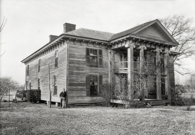 Photo showing: Sweet Home -- Jan. 24, 1935. D.F. Weaver House, Weaver Road, Weaver, Alabama. Built circa 1840. 