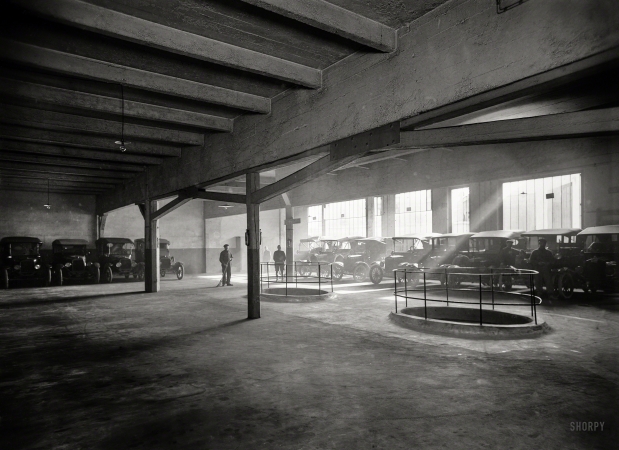 Photo showing: Garage Americain -- March 17, 1919. Paris. Interior of the American Red Cross garage at 79 Rue Laugier.