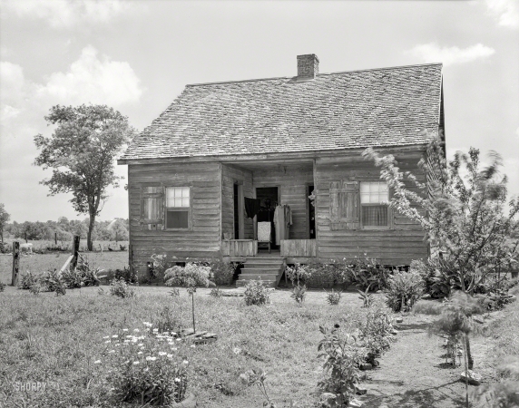 Photo showing: A Little Cottage -- 1938. Thebideau cabin, Franklin vicinity, St. Mary Parish, Louisiana.