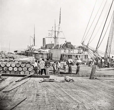 Photo showing: Crate and Barrel. -- City Point, Virginia. Federal headquarters during the
Siege of Petersburg, 1864-65. Unloading vessels at landing. 