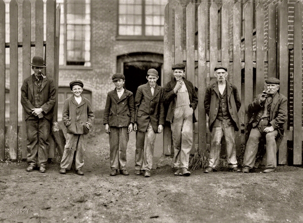 Photo showing: American Made -- Noon, June 10, 1909. Parker Cotton Mill in Warren, Rhode Island.