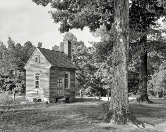 Photo showing: Travelers Rest -- 1938. Traveller's Rest, Franklin County, North Carolina. A roadside guest house.
