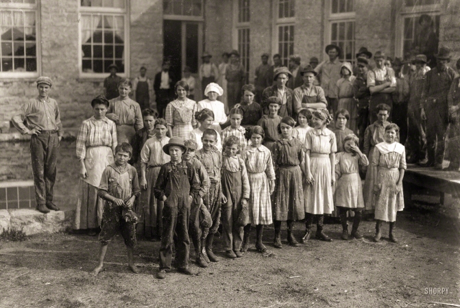 Photo showing: About Us -- December 1913. The whole force of workers in the cotton mills of Stevenson, Alabama. Several of
them are apparently under 12, but I could not get the ages. Photo posed by the general manager.