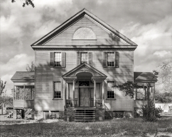 Photo showing: House of Morgan -- 1935. Morgan House, South Mills vicinity, Pasquotank County, North Carolina.