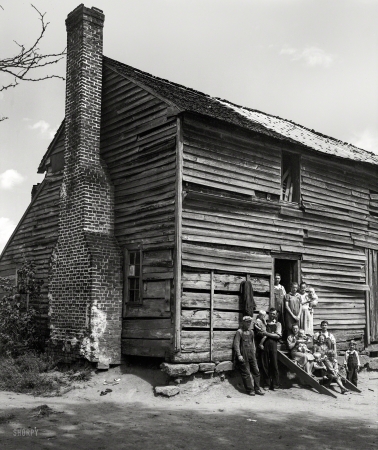 Photo showing: Full House -- 1938. Andrews Log House, Rutherford County, North Carolina. Norwell, tenant.