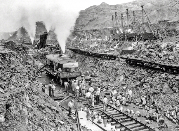 Photo showing: Full Steam Ahead -- Panama Canal excavation, 1913.