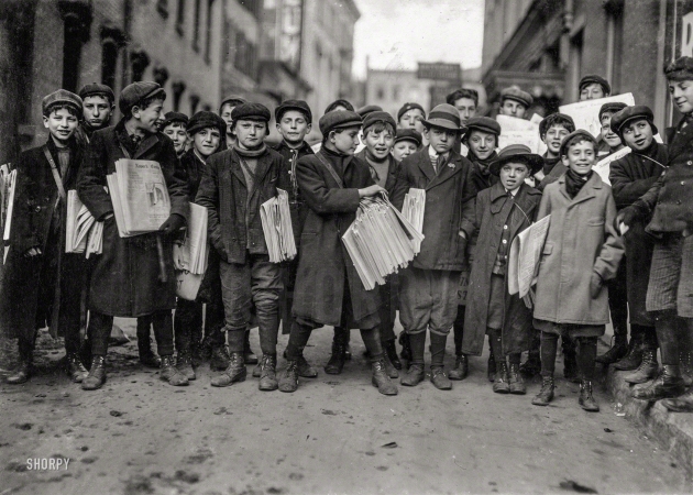 Photo showing: Newark Newsies -- December 1909. Some of Newark's small newsboys. Afternoon.