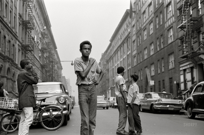 Photo showing: West Side Story -- September 15, 1959. 14-year-old José Rivera, a Puerto Rican
immigrant, on New York City's Upper West Side ... 