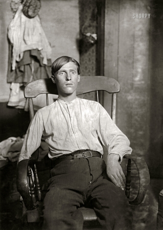 Photo showing: Clyde Bradford -- August 1908. Clyde Bradford, 315 E. Third Street, Cincinnati. Been with a bakery.
