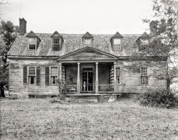 Photo showing: Kittiewan -- Charles City County, Virginia, circa 1935. Kittiewan, Weyanoke vicinity, circa 1730 plantation house.