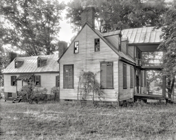 Photo showing: Wigwam -- Circa 1935. Wigwam -- Chula, Virginia. Gov. Giles home.