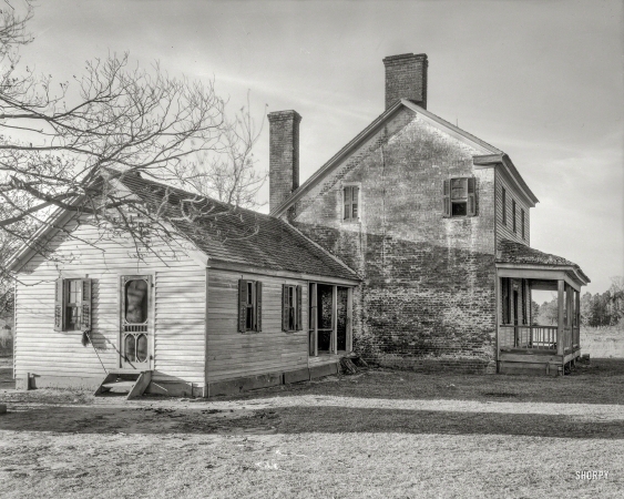 Photo showing: Henley House -- Circa 1930. Henley House, ca. 1728, Princess Anne County, Virginia.