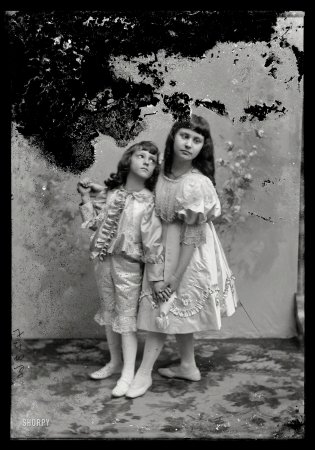 Photo showing: Dark Menace -- Lansburgh children, between February 1894 and February 1901.