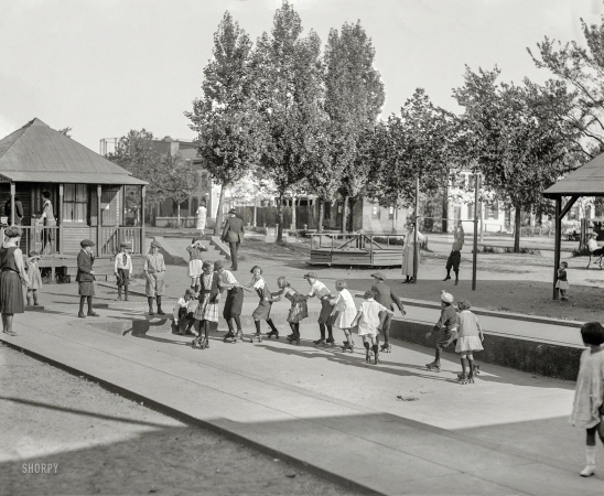 Photo showing: Rollersnake -- September 26, 1922. Washington, D.C. Virginia Avenue playgrounds.