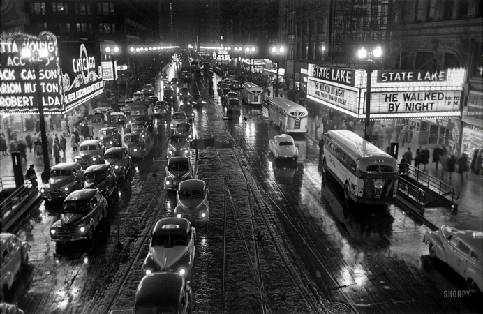Photo showing: He Walked by Night -- Chicago, 1949. Theater traffic on State Street.