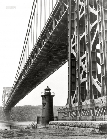 Photo showing: Night Light. -- August 1962. New York. The George Washington Bridge with its good neighbor -- The Little Red Lighthouse.