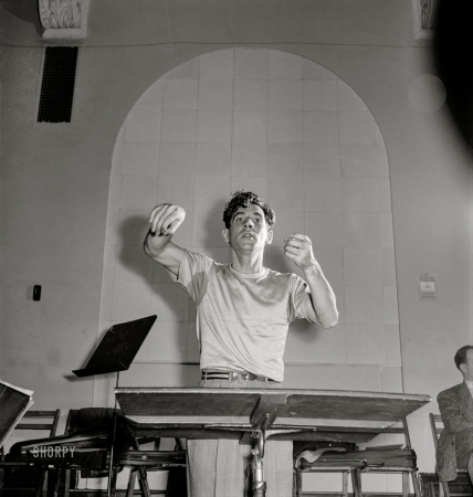 Photo showing: Maestro -- New York circa 1946. Conductor Leonard Bernstein at Carnegie Hall.