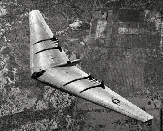 Photo showing: Flying Wing -- 1948. Aerial view of U.S. Air Force's 100-ton Northrop Flying Wing YB-49 jet bomber in flight.