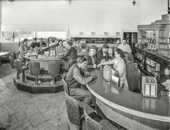 Photo showing: Mackey's Creamery -- June 7, 1943. Restaurant soda fountain, Sausalito, California.
