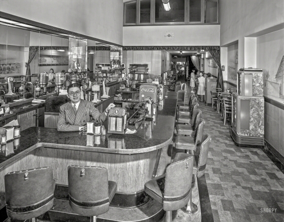 Photo showing: Mission Trails -- San Francisco, 1942. Andy Wong's MIssion Trails Restaurant, 500 Sutter Street,