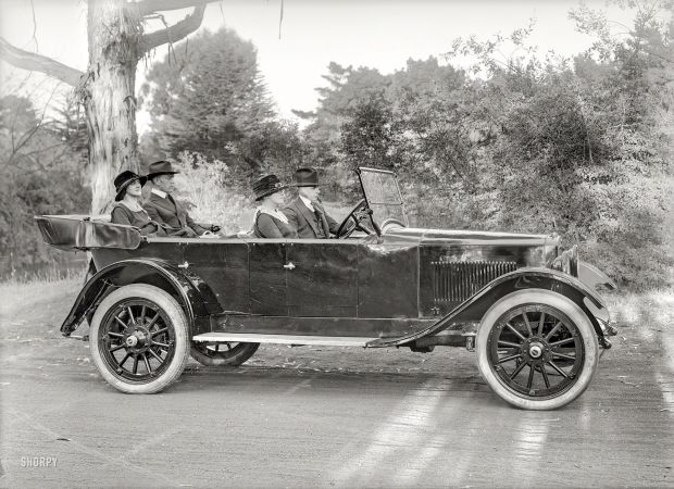Photo showing: Sunday Drive -- San Francisco circa 1920. Grant touring car.