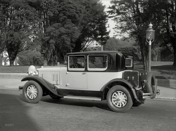 Photo showing: Car Park -- San Francisco, 1929. Franklin Brougham at Lafayette Park.