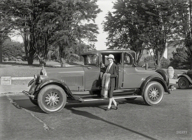 Photo showing: Paige-Turner -- San Francisco circa 1927. Paige Landau Coupe at Lafayette Park.