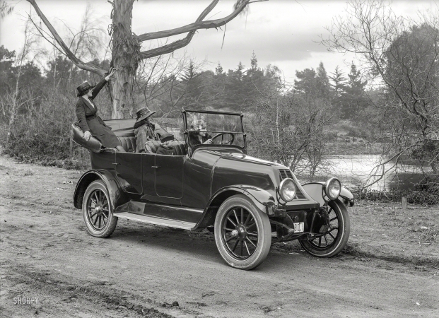 Photo showing: Offroad Adventurers -- San Francisco circa 1919. Franklin touring car.